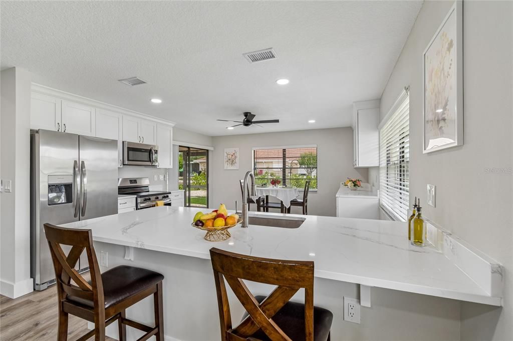 For Sale: $299,990 (2 beds, 2 baths, 1733 Square Feet)