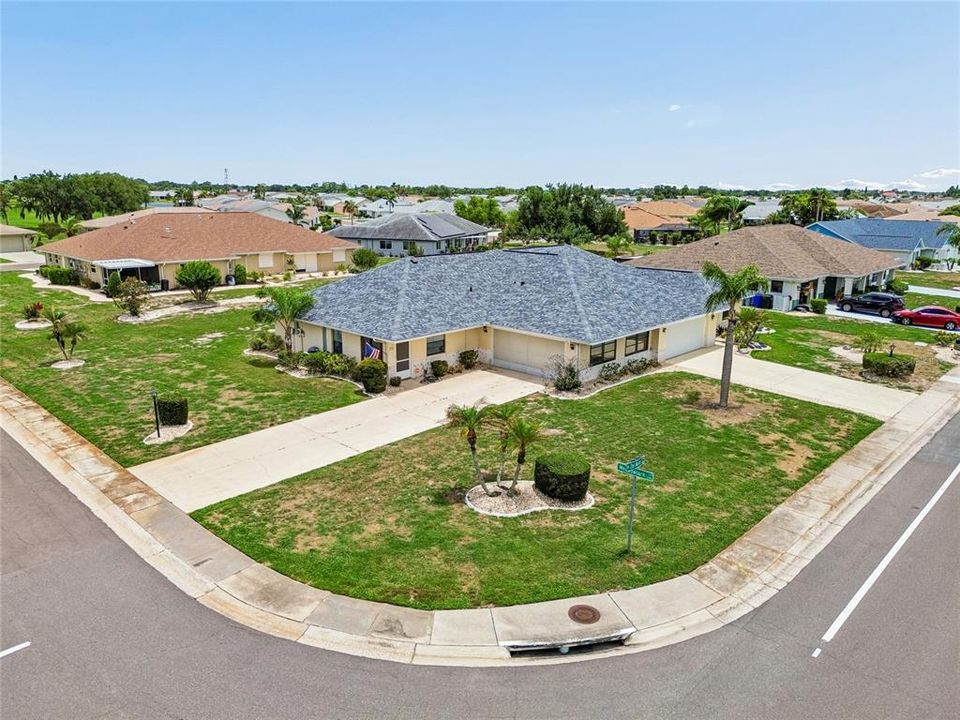 For Sale: $299,990 (2 beds, 2 baths, 1733 Square Feet)