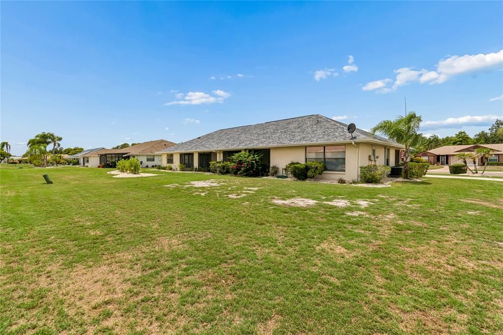 For Sale: $299,990 (2 beds, 2 baths, 1733 Square Feet)