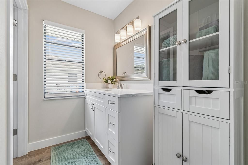 For Sale: $299,990 (2 beds, 2 baths, 1733 Square Feet)