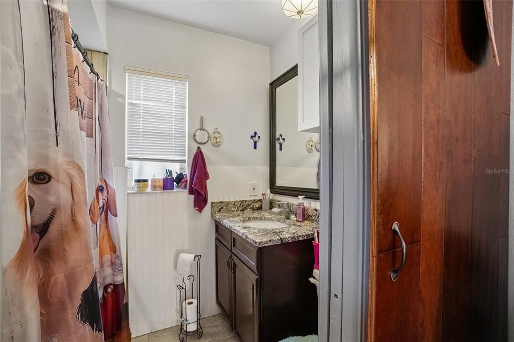 En Venta: $460,000 (4 camas, 2 baños, 1948 Pies cuadrados)