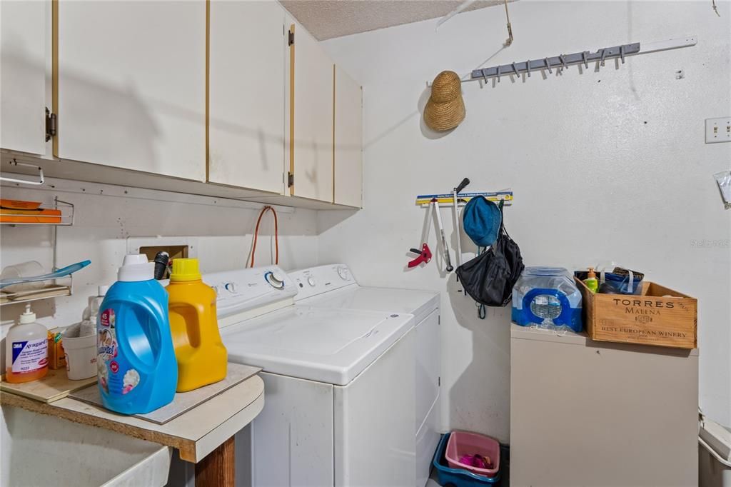 For Sale: $194,000 (2 beds, 2 baths, 1201 Square Feet)