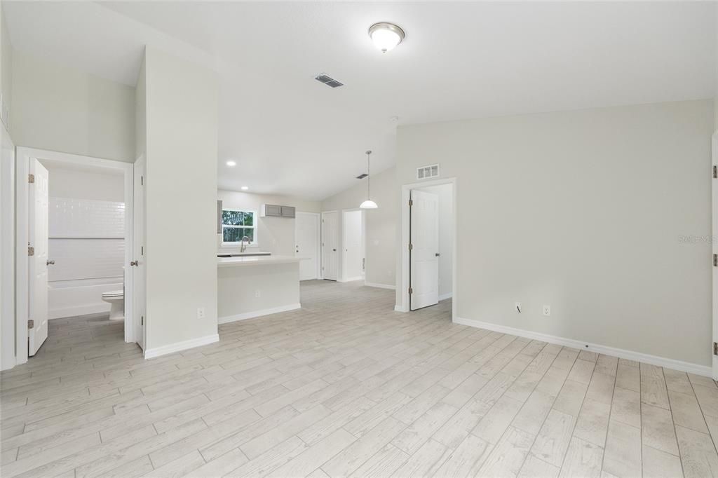 En Venta: $238,000 (3 camas, 2 baños, 1091 Pies cuadrados)