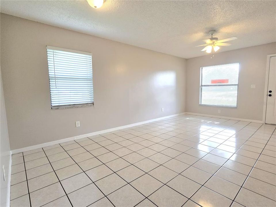For Rent: $1,895 (3 beds, 2 baths, 1062 Square Feet)