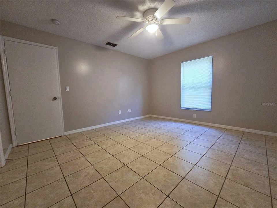 For Rent: $1,895 (3 beds, 2 baths, 1062 Square Feet)