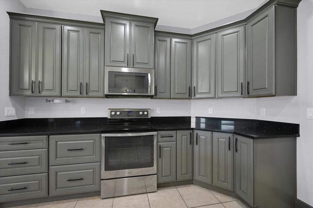 На продажу: $470,000 (5 спален, 3 ванн, 2494 Квадратных фут)