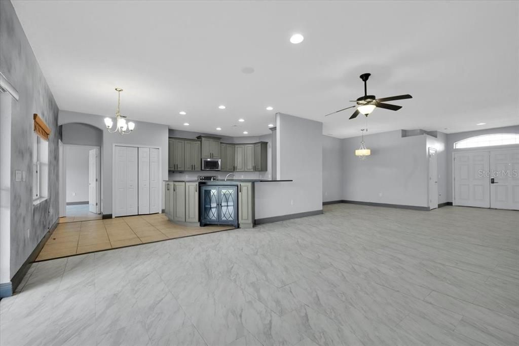 На продажу: $470,000 (5 спален, 3 ванн, 2494 Квадратных фут)