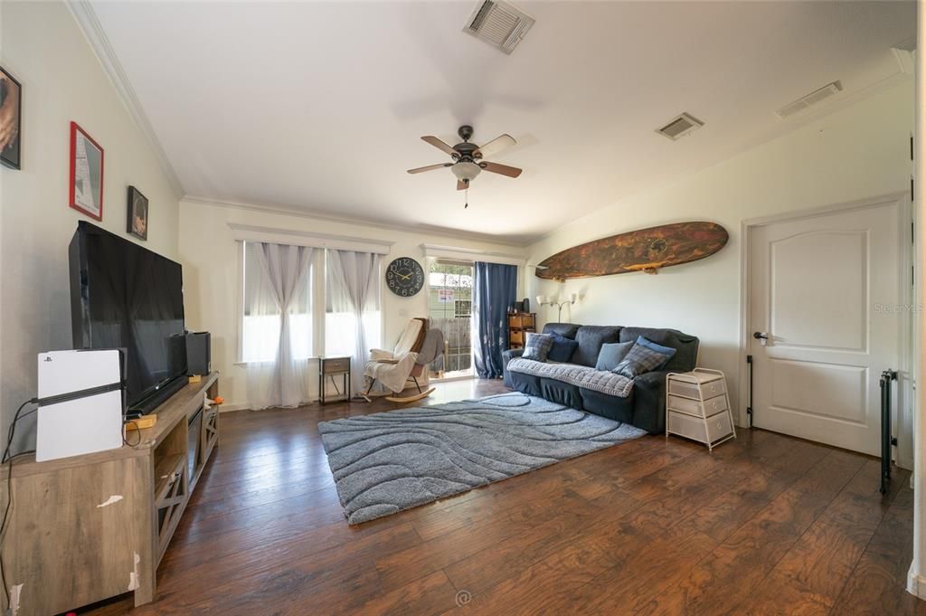 En Venta: $285,000 (3 camas, 2 baños, 1408 Pies cuadrados)
