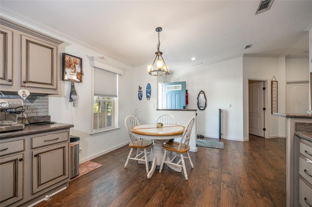En Venta: $285,000 (3 camas, 2 baños, 1408 Pies cuadrados)