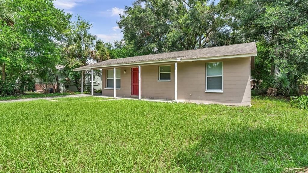 For Sale: $215,000 (3 beds, 1 baths, 864 Square Feet)
