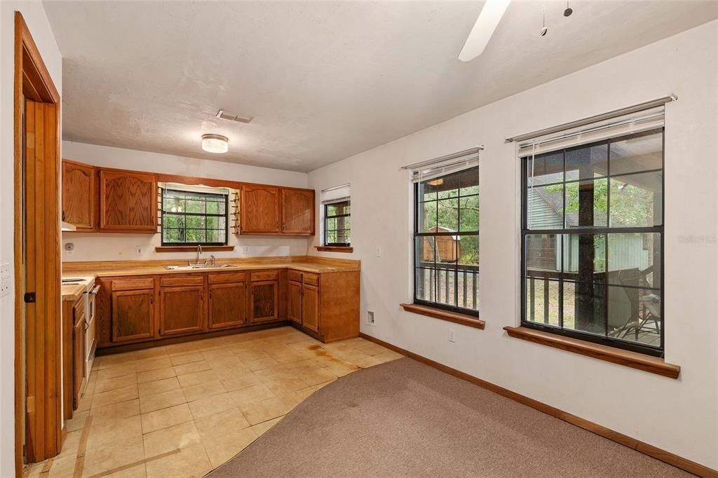 For Sale: $449,000 (3 beds, 2 baths, 1812 Square Feet)
