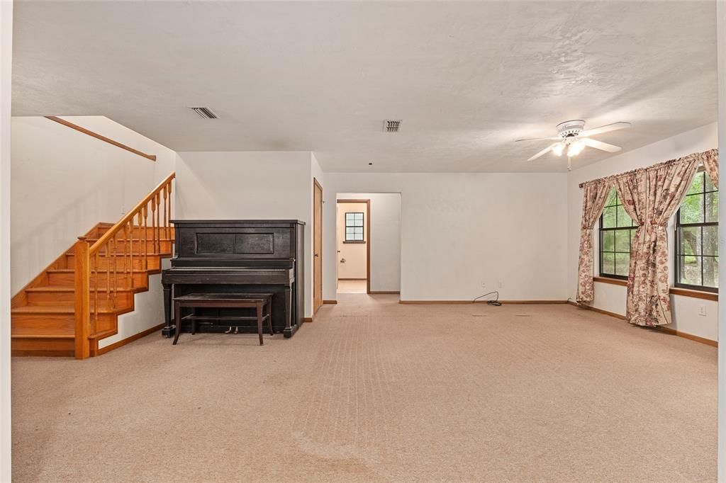 For Sale: $449,000 (3 beds, 2 baths, 1812 Square Feet)