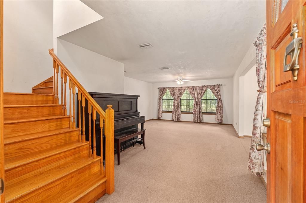 For Sale: $449,000 (3 beds, 2 baths, 1812 Square Feet)