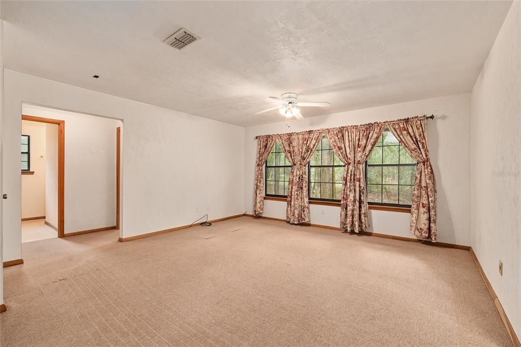 For Sale: $449,000 (3 beds, 2 baths, 1812 Square Feet)