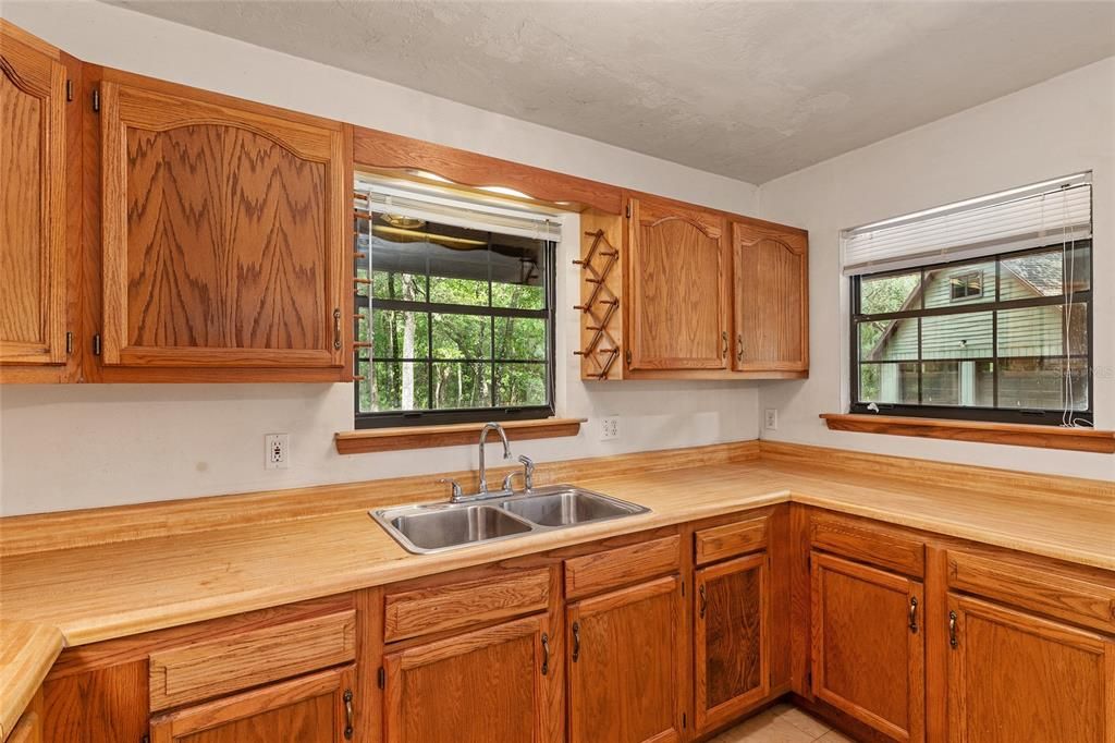 For Sale: $449,000 (3 beds, 2 baths, 1812 Square Feet)