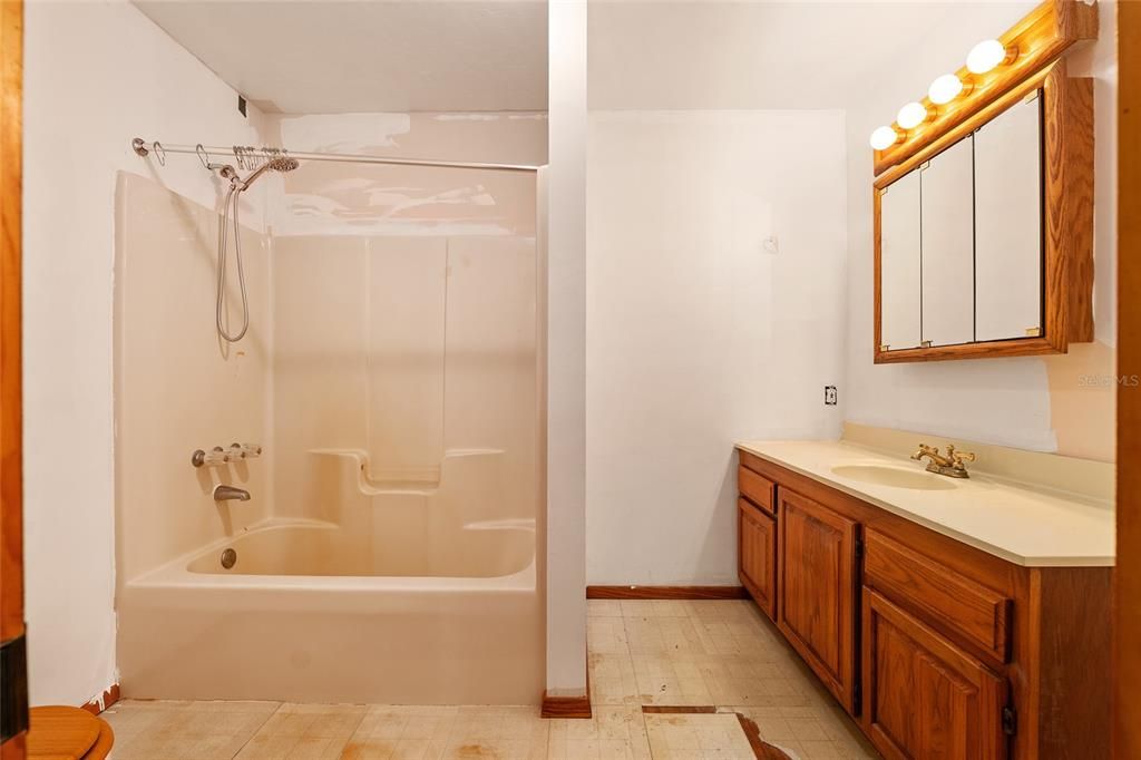 For Sale: $449,000 (3 beds, 2 baths, 1812 Square Feet)