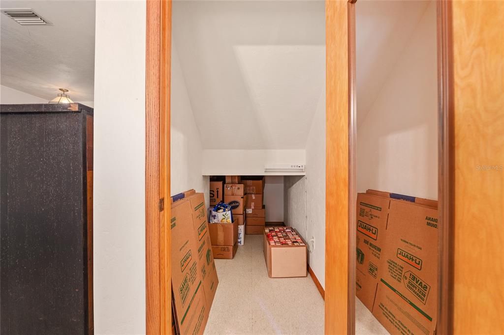 For Sale: $449,000 (3 beds, 2 baths, 1812 Square Feet)