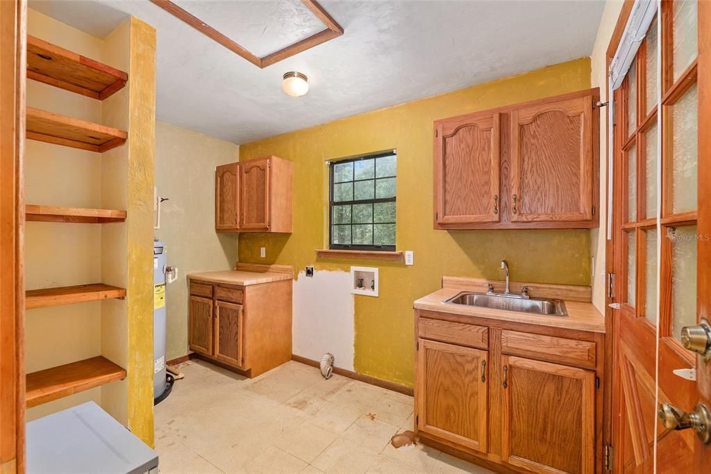 For Sale: $449,000 (3 beds, 2 baths, 1812 Square Feet)