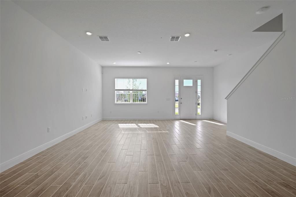 Active With Contract: $337,990 (3 beds, 2 baths, 1767 Square Feet)