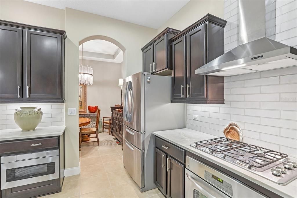 For Sale: $454,500 (2 beds, 2 baths, 1719 Square Feet)