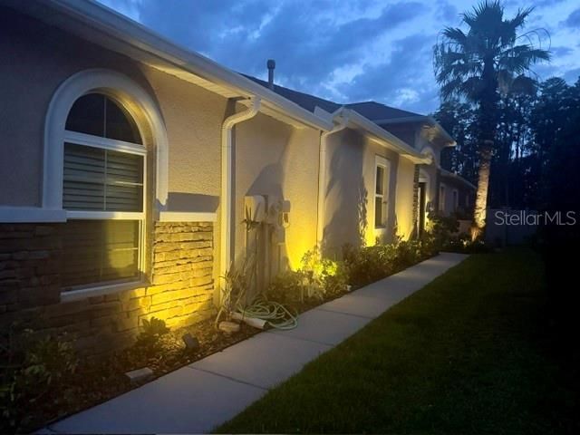 For Sale: $454,500 (2 beds, 2 baths, 1719 Square Feet)