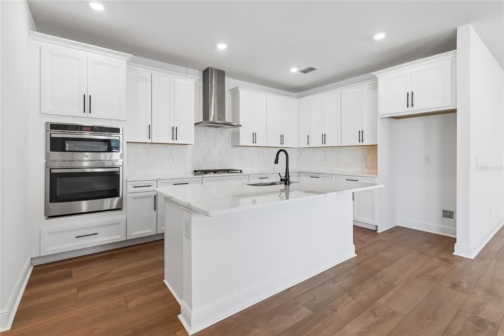 For Sale: $589,999 (3 beds, 2 baths, 2406 Square Feet)