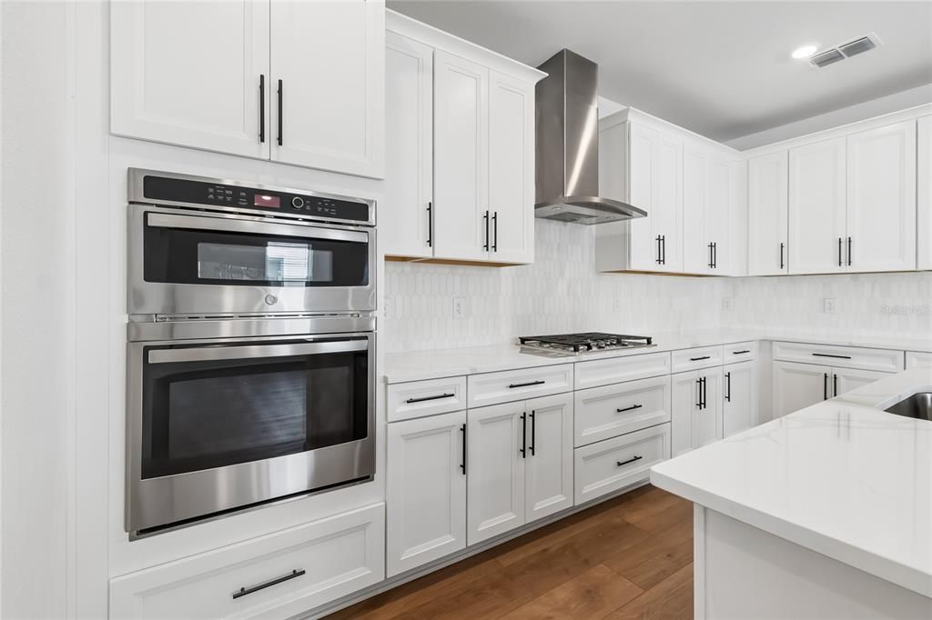 For Sale: $589,999 (3 beds, 2 baths, 2406 Square Feet)