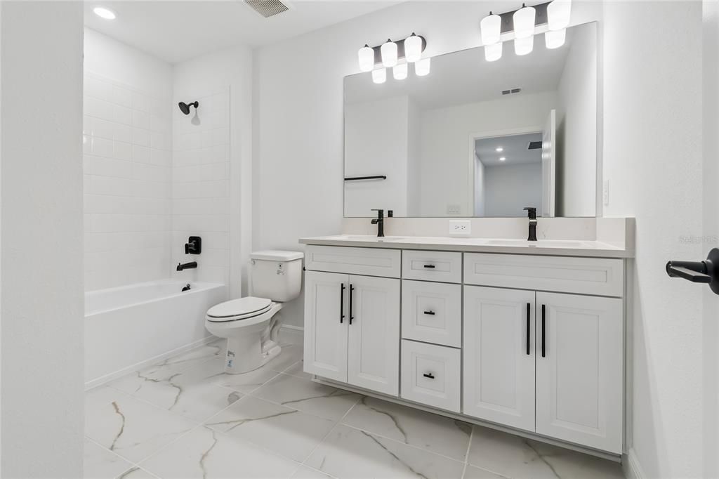 For Sale: $589,999 (3 beds, 2 baths, 2406 Square Feet)