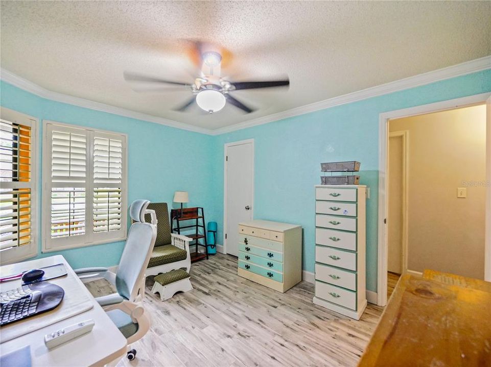 For Sale: $468,000 (4 beds, 2 baths, 1922 Square Feet)