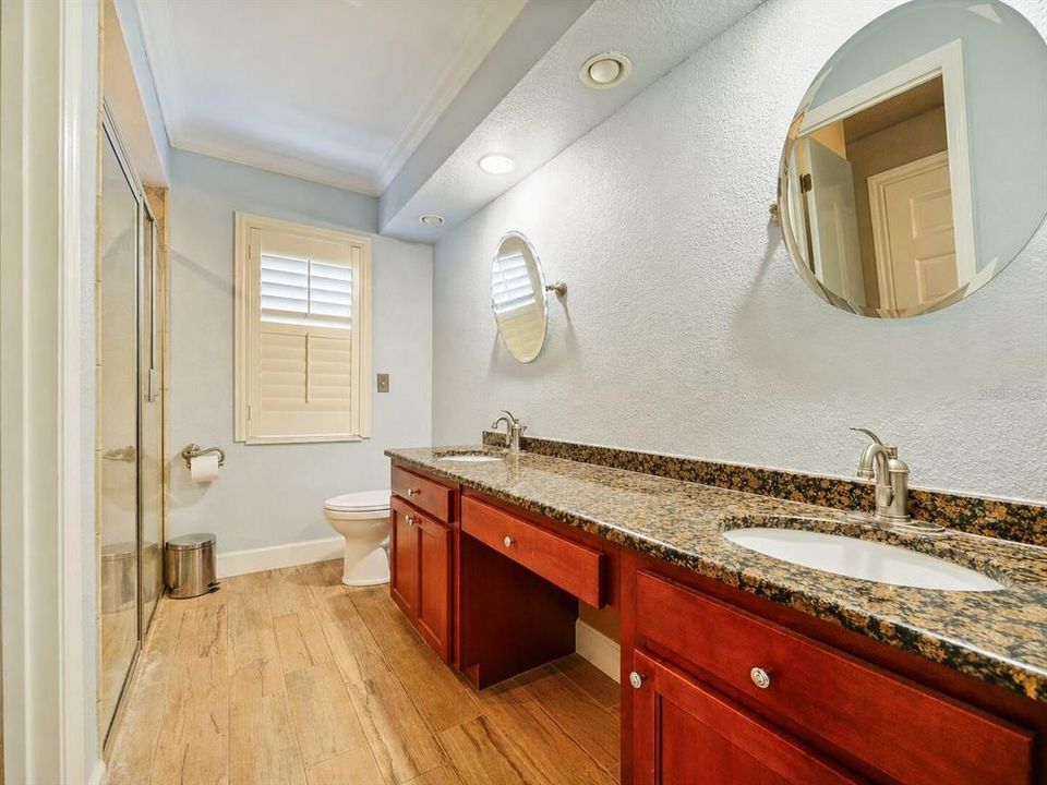 For Sale: $468,000 (4 beds, 2 baths, 1922 Square Feet)