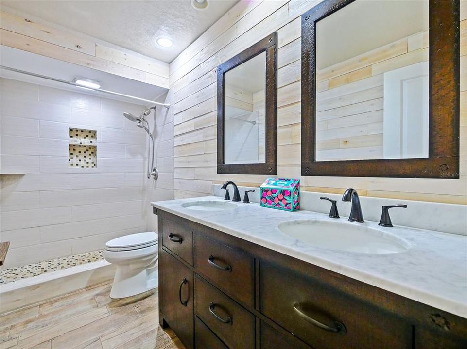 For Sale: $468,000 (4 beds, 2 baths, 1922 Square Feet)