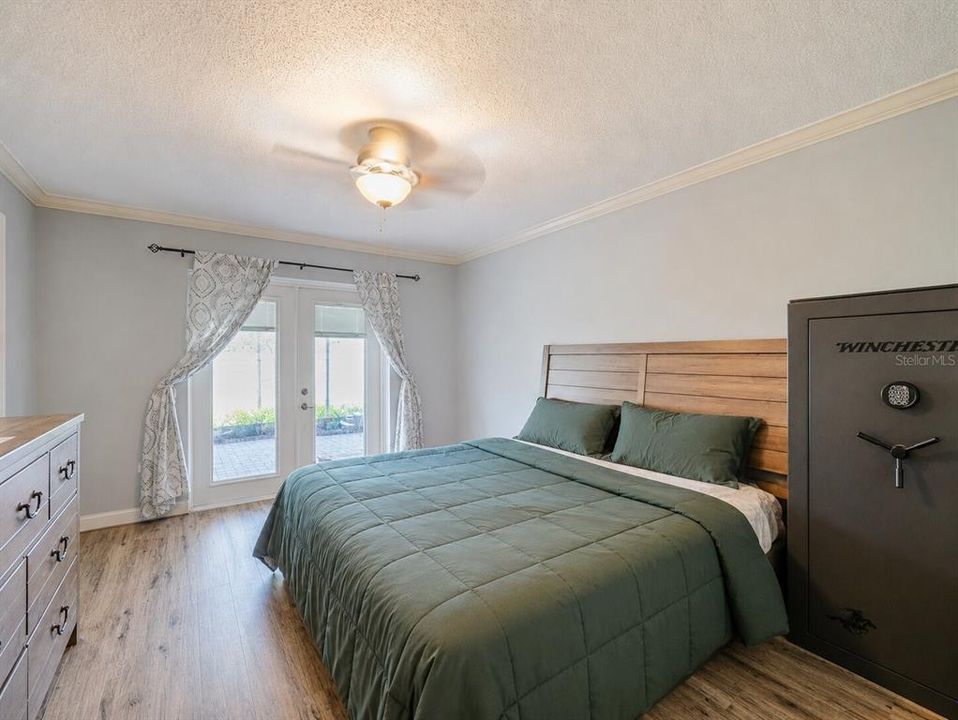 For Sale: $468,000 (4 beds, 2 baths, 1922 Square Feet)