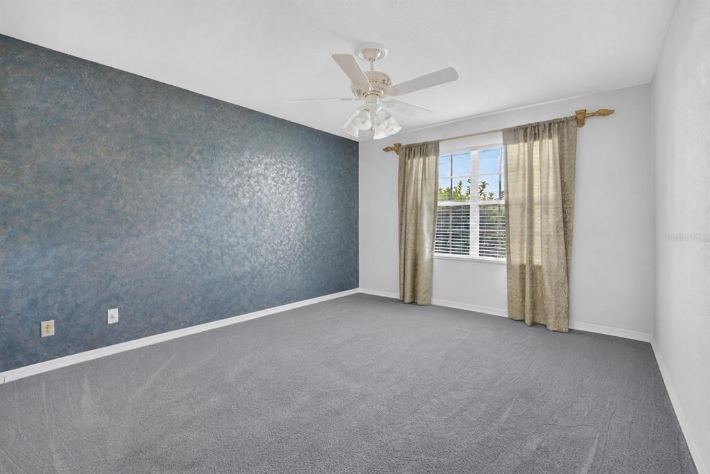 For Sale: $210,000 (2 beds, 2 baths, 1270 Square Feet)
