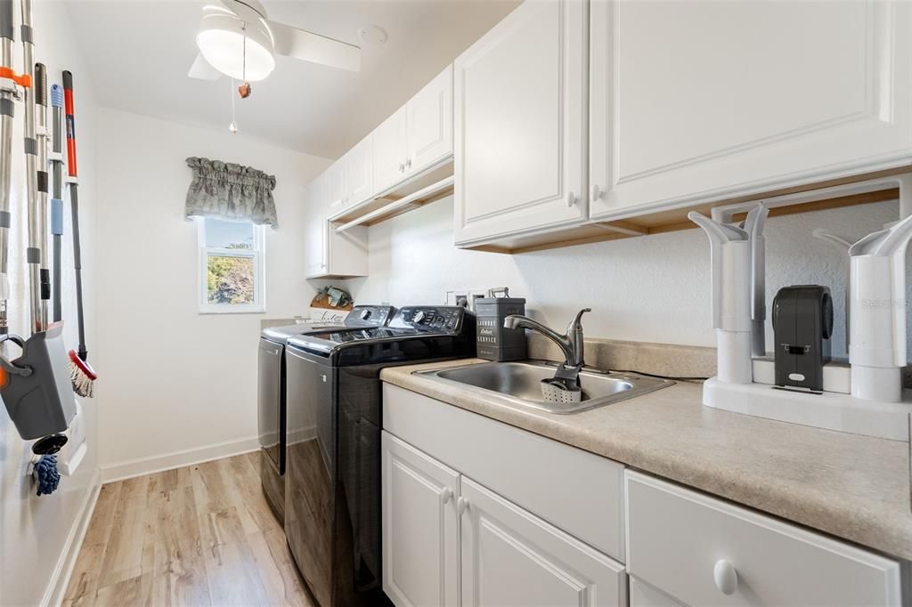 For Sale: $509,900 (3 beds, 2 baths, 1992 Square Feet)