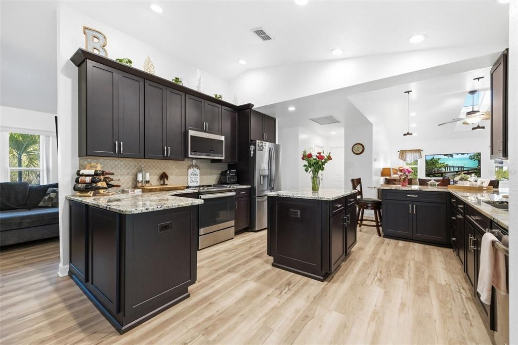 For Sale: $509,900 (3 beds, 2 baths, 1992 Square Feet)