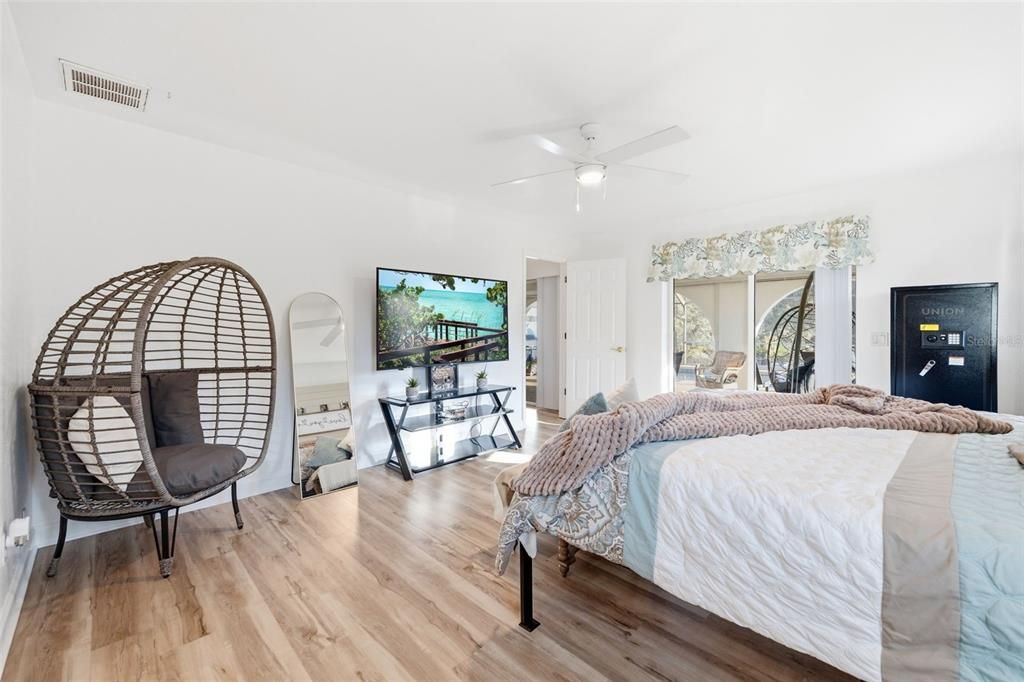 For Sale: $509,900 (3 beds, 2 baths, 1992 Square Feet)