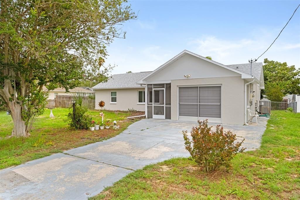 For Sale: $235,000 (2 beds, 2 baths, 1226 Square Feet)