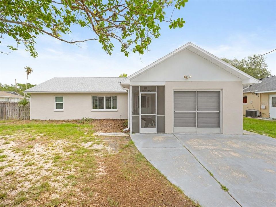 For Sale: $235,000 (2 beds, 2 baths, 1226 Square Feet)