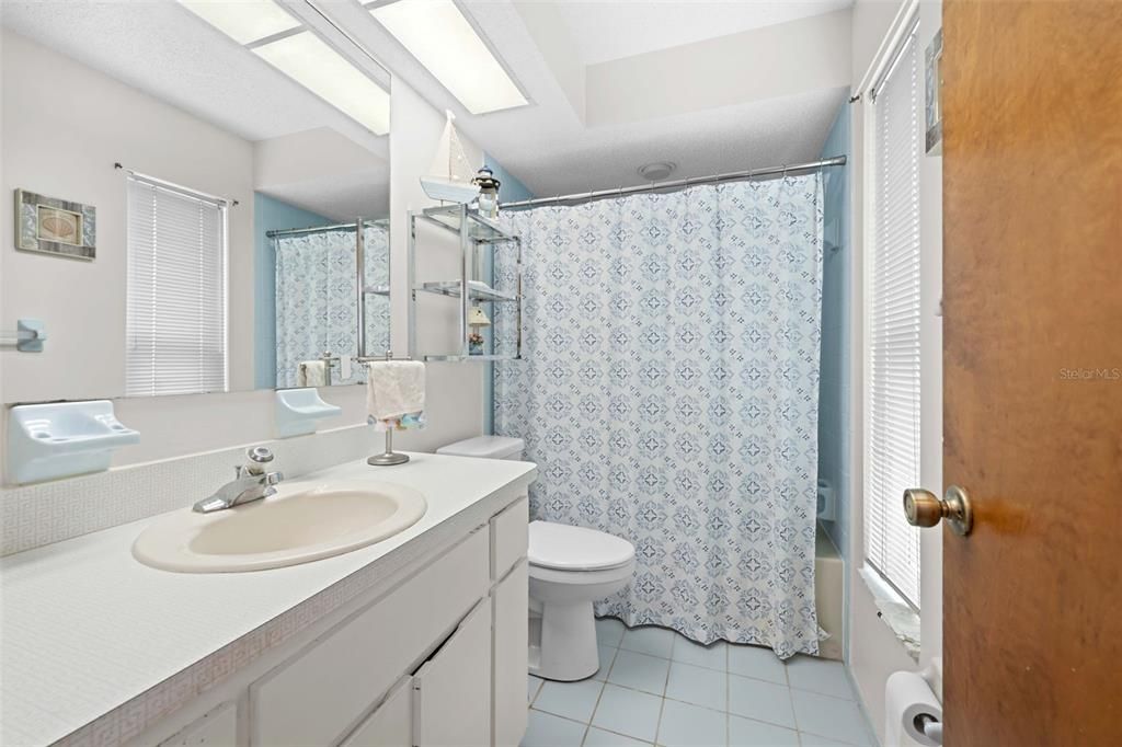 For Sale: $235,000 (2 beds, 2 baths, 1226 Square Feet)