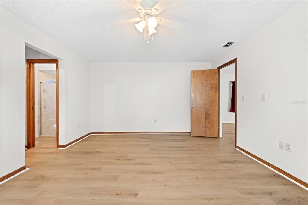 For Sale: $235,000 (2 beds, 2 baths, 1226 Square Feet)