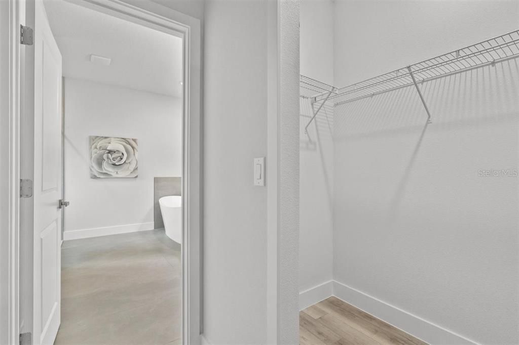 For Sale: $374,900 (4 beds, 3 baths, 1891 Square Feet)