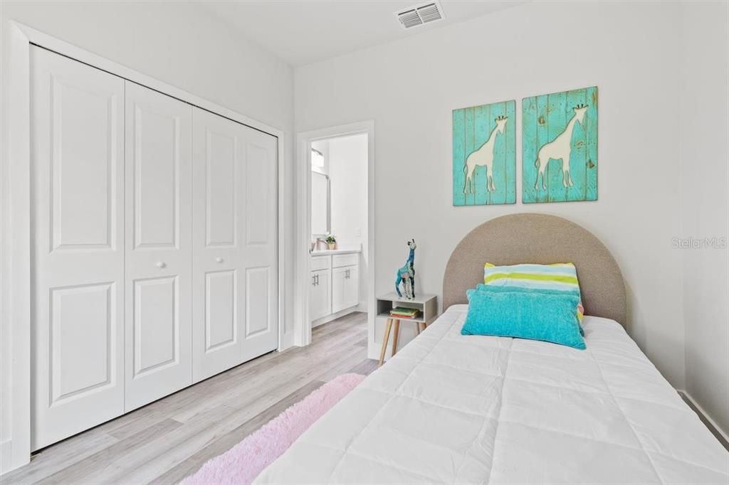 For Sale: $374,900 (4 beds, 3 baths, 1891 Square Feet)