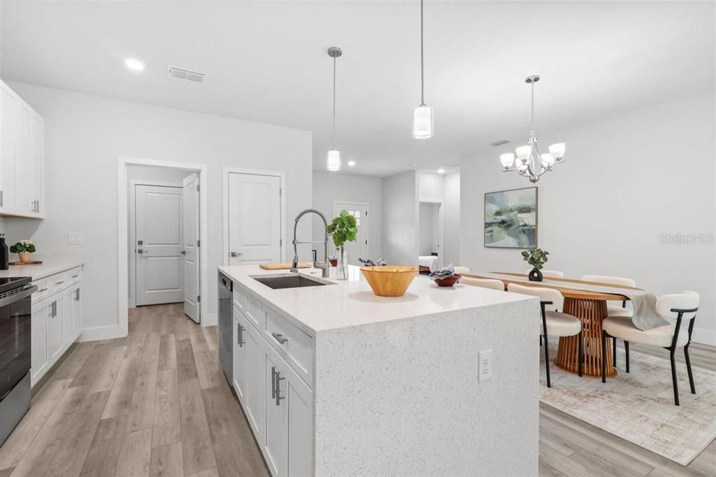 For Sale: $374,900 (4 beds, 3 baths, 1891 Square Feet)