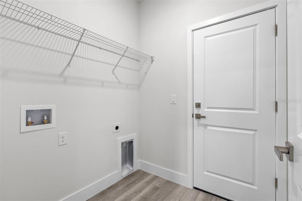 For Sale: $374,900 (4 beds, 3 baths, 1891 Square Feet)