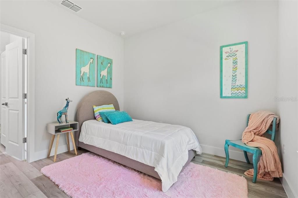 For Sale: $374,900 (4 beds, 3 baths, 1891 Square Feet)