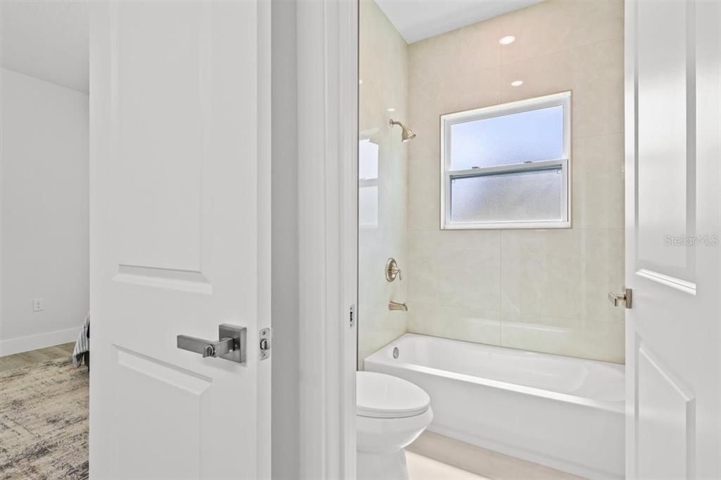 For Sale: $374,900 (4 beds, 3 baths, 1891 Square Feet)