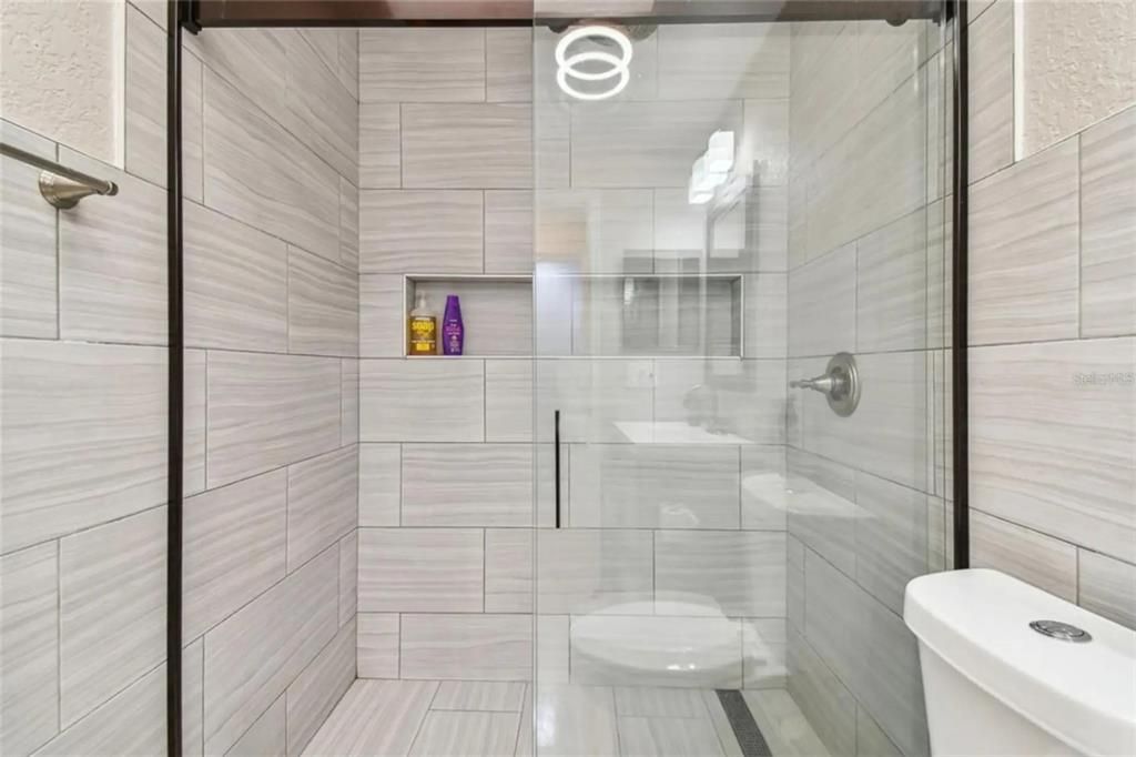 For Sale: $449,900 (4 beds, 2 baths, 1955 Square Feet)