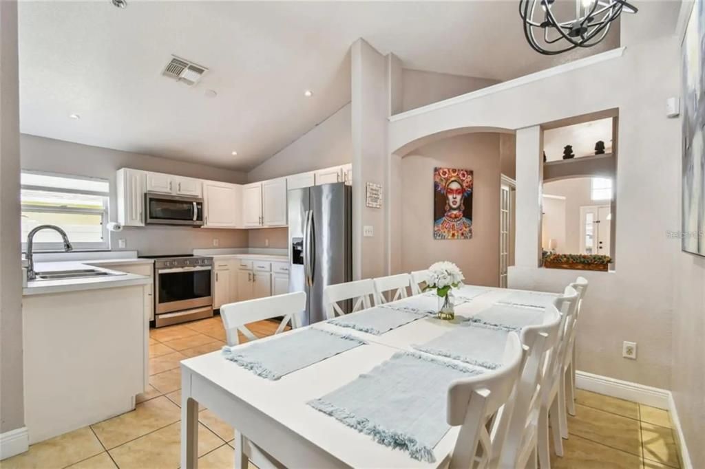 For Sale: $449,900 (4 beds, 2 baths, 1955 Square Feet)