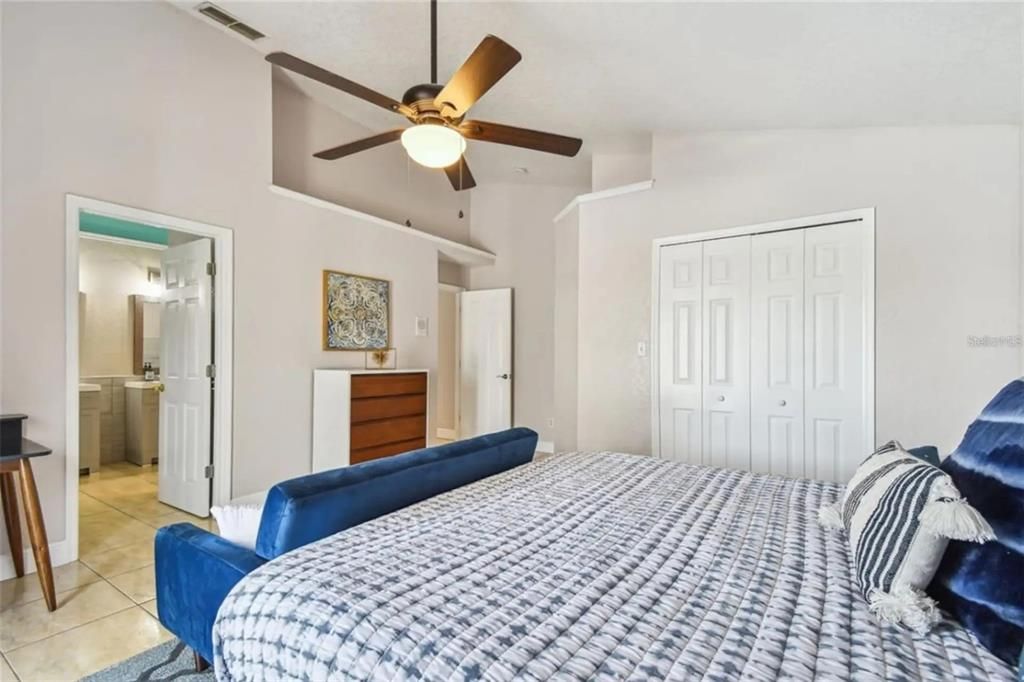 For Sale: $449,900 (4 beds, 2 baths, 1955 Square Feet)