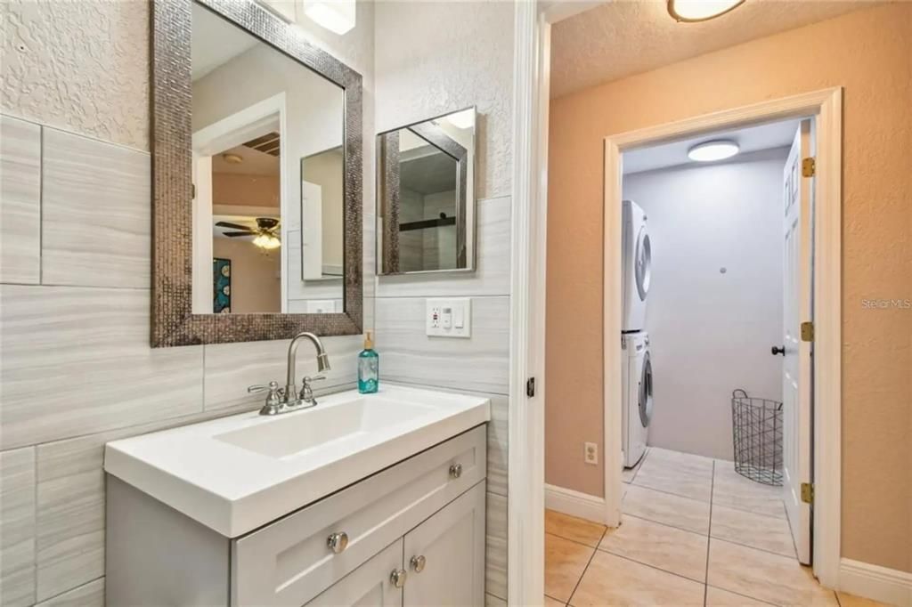 For Sale: $449,900 (4 beds, 2 baths, 1955 Square Feet)